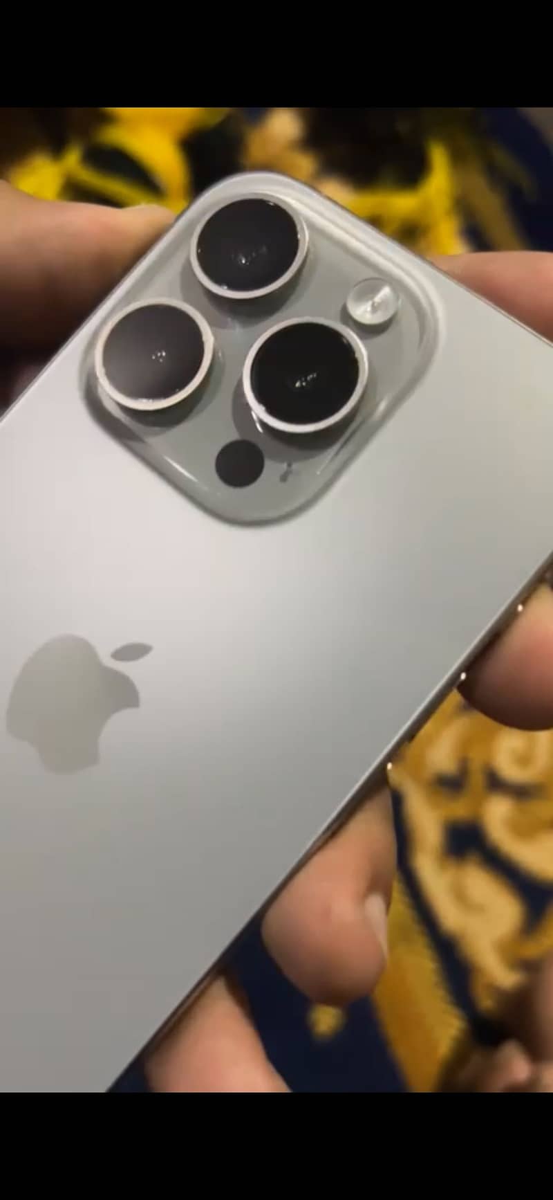 Apple iPhone 15 Pro 4