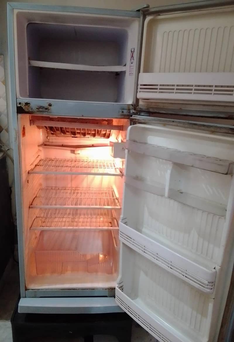 Refrigerator 4