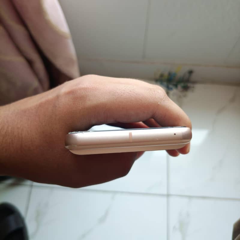 Google Pixel 8 2