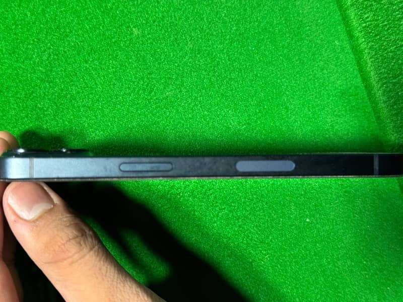 Apple iPhone 13 4