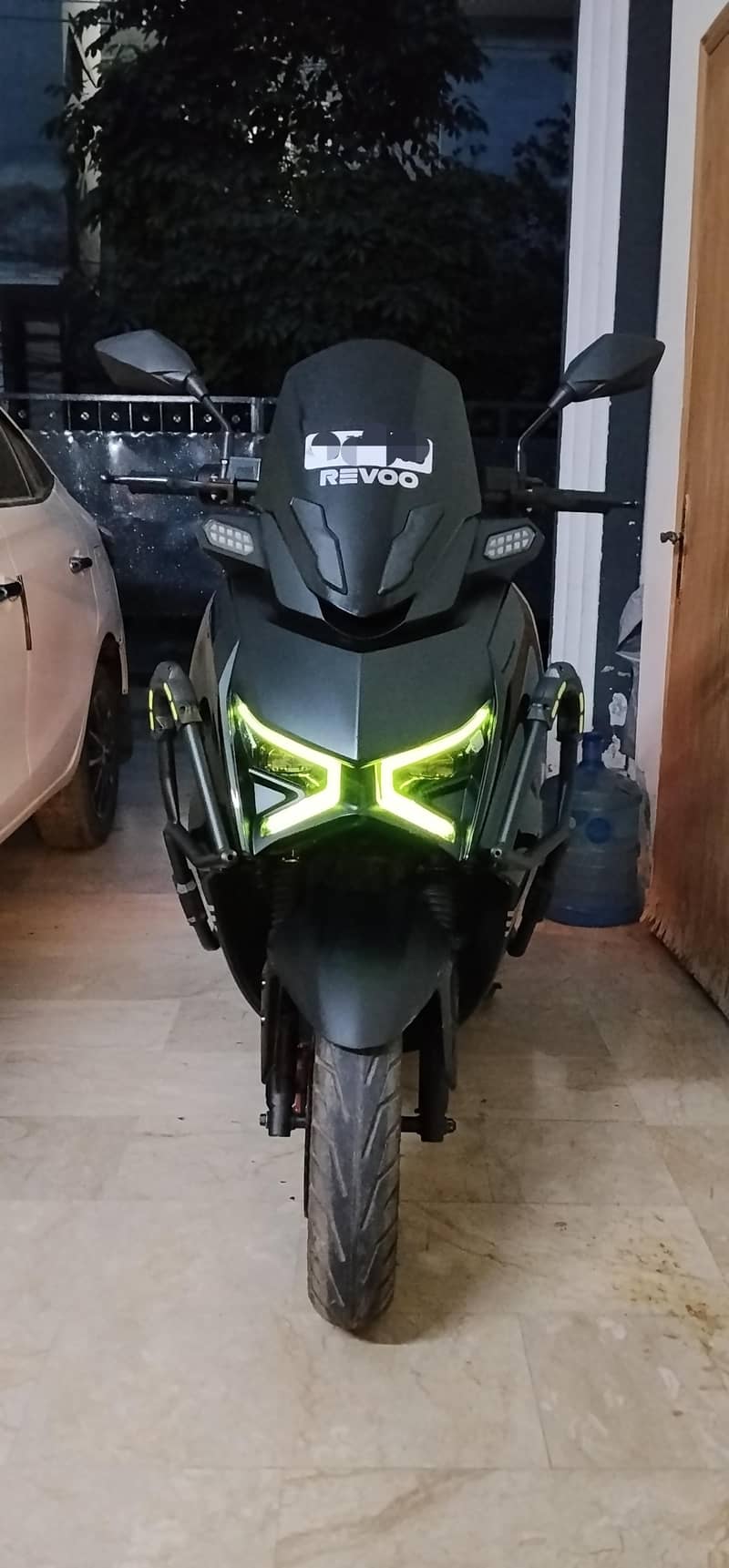 Revoo E52 2026 12