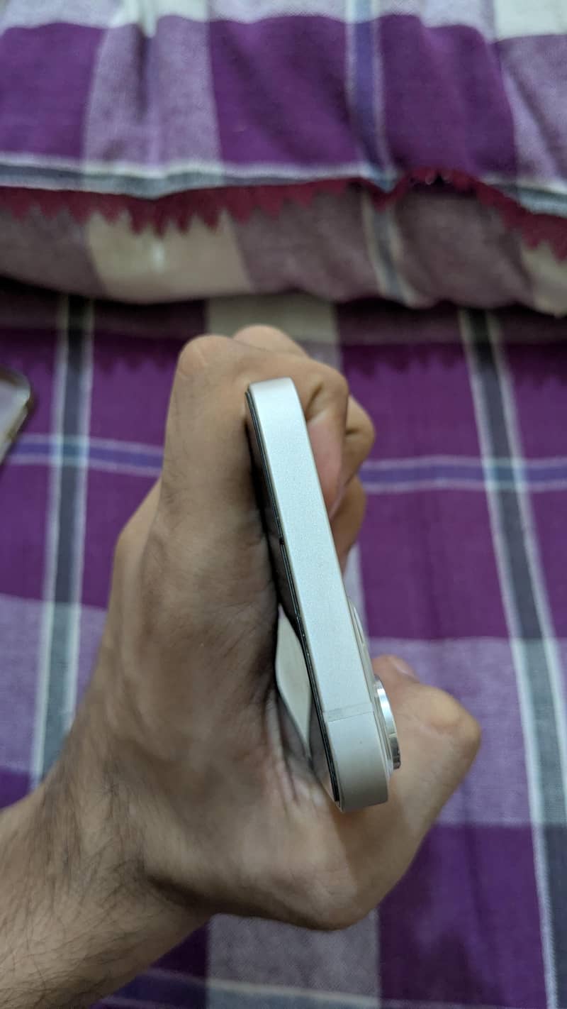 iPhone 13 2