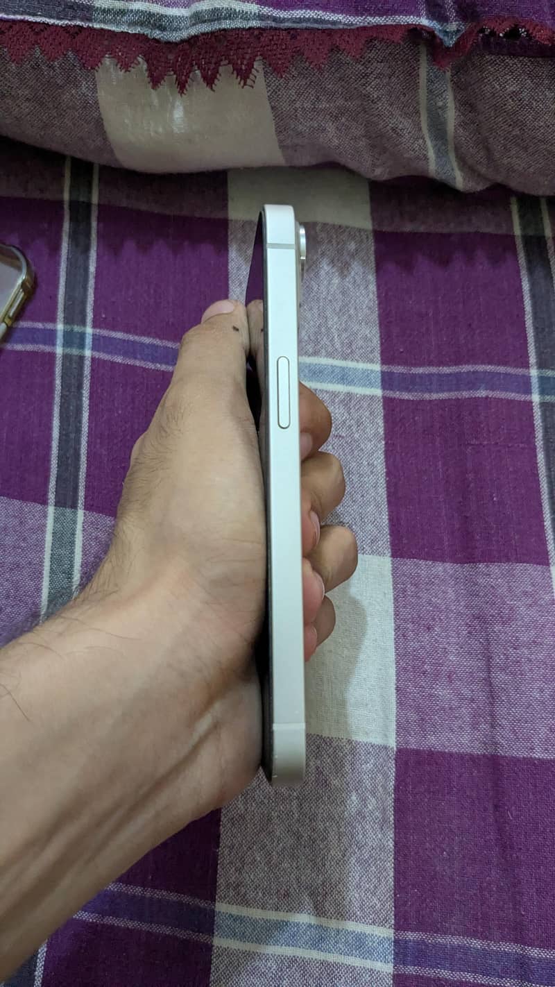 iPhone 13 3