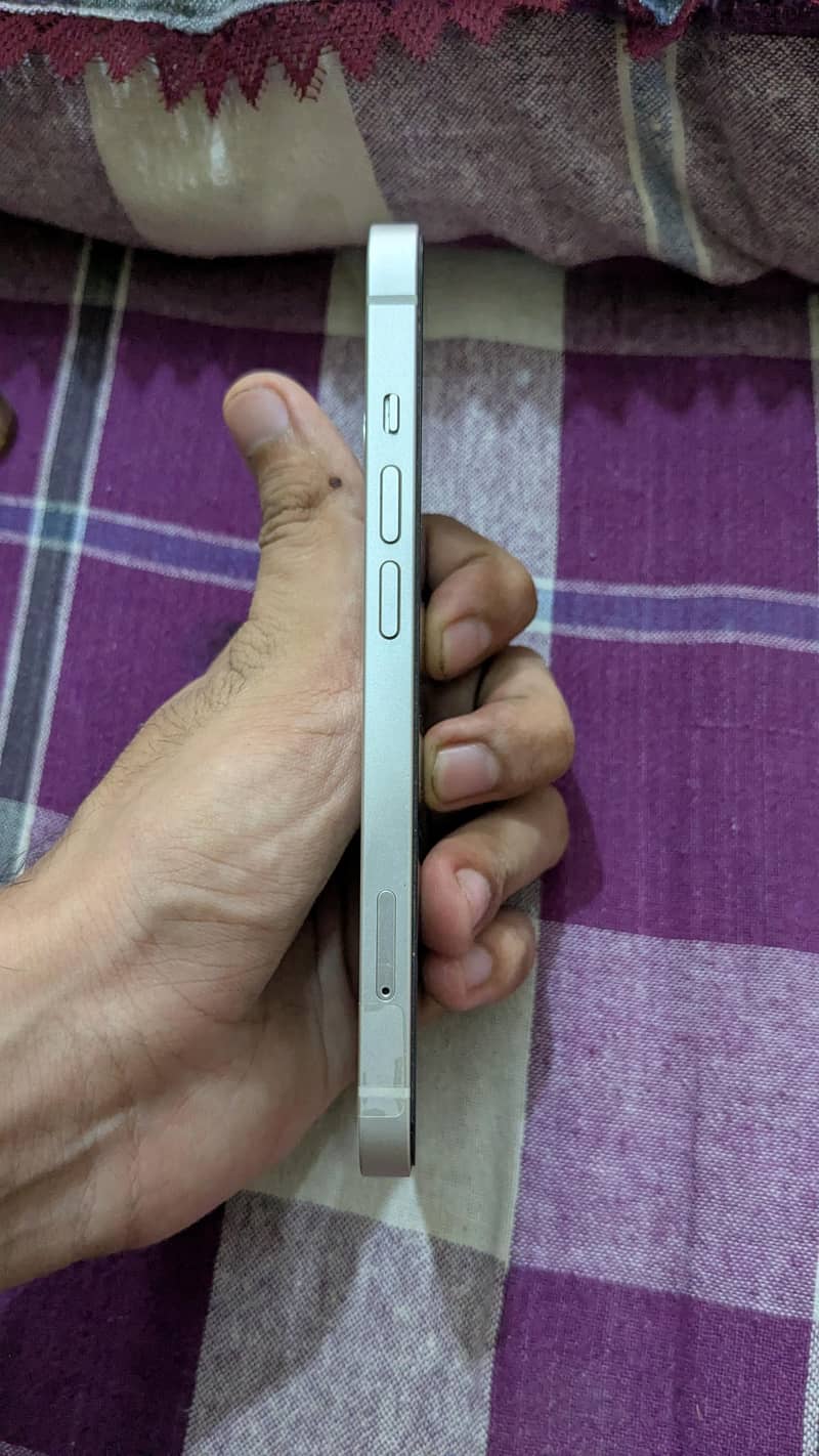 iPhone 13 5