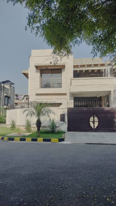 10 Marla House For Sale | 3 Bed 5 Bath | Servant Quarter | Pace Woodlands Lahore