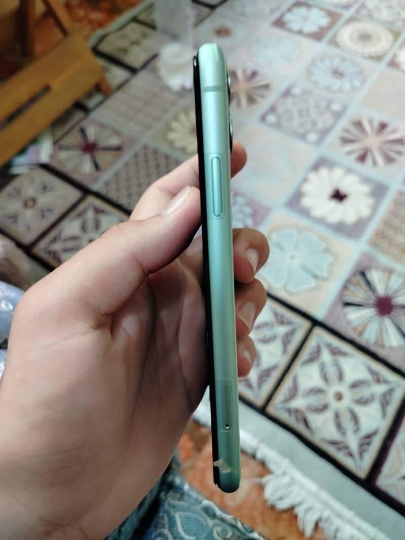 Apple iPhone 11 6