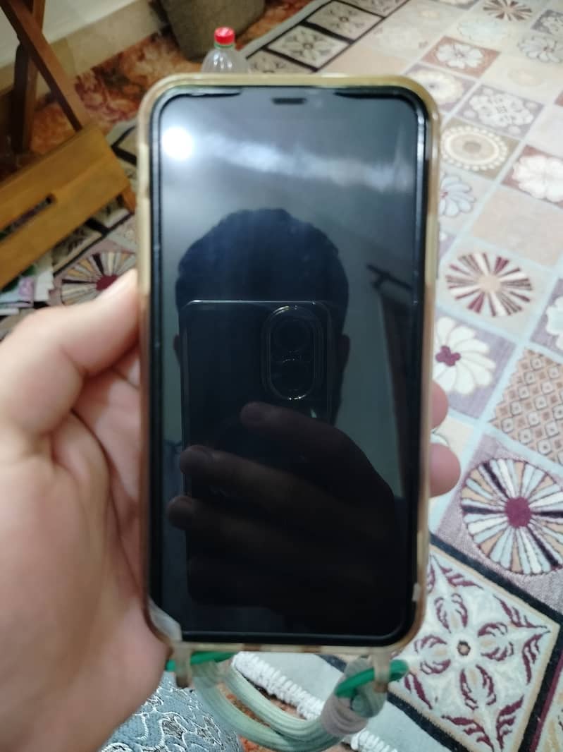 Apple iPhone 11 7