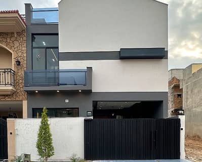 In MPCHS - Block F 5 Marla House For sale