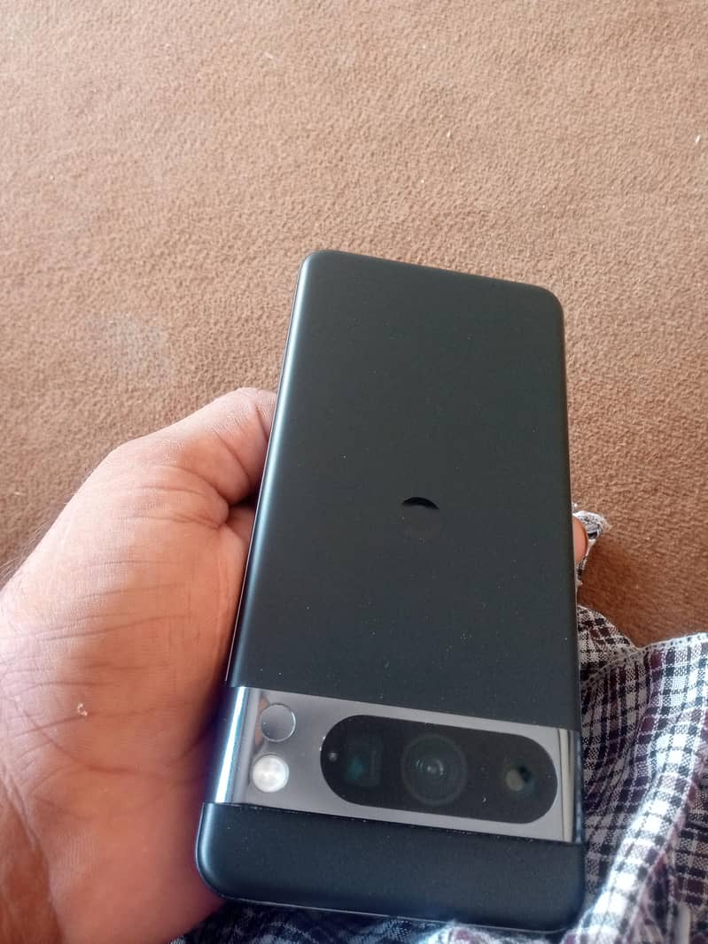 Google Pixel 8 Pro 10