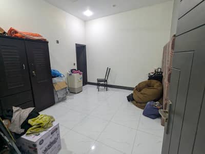 3 bed dd 1st floor portion available for rent