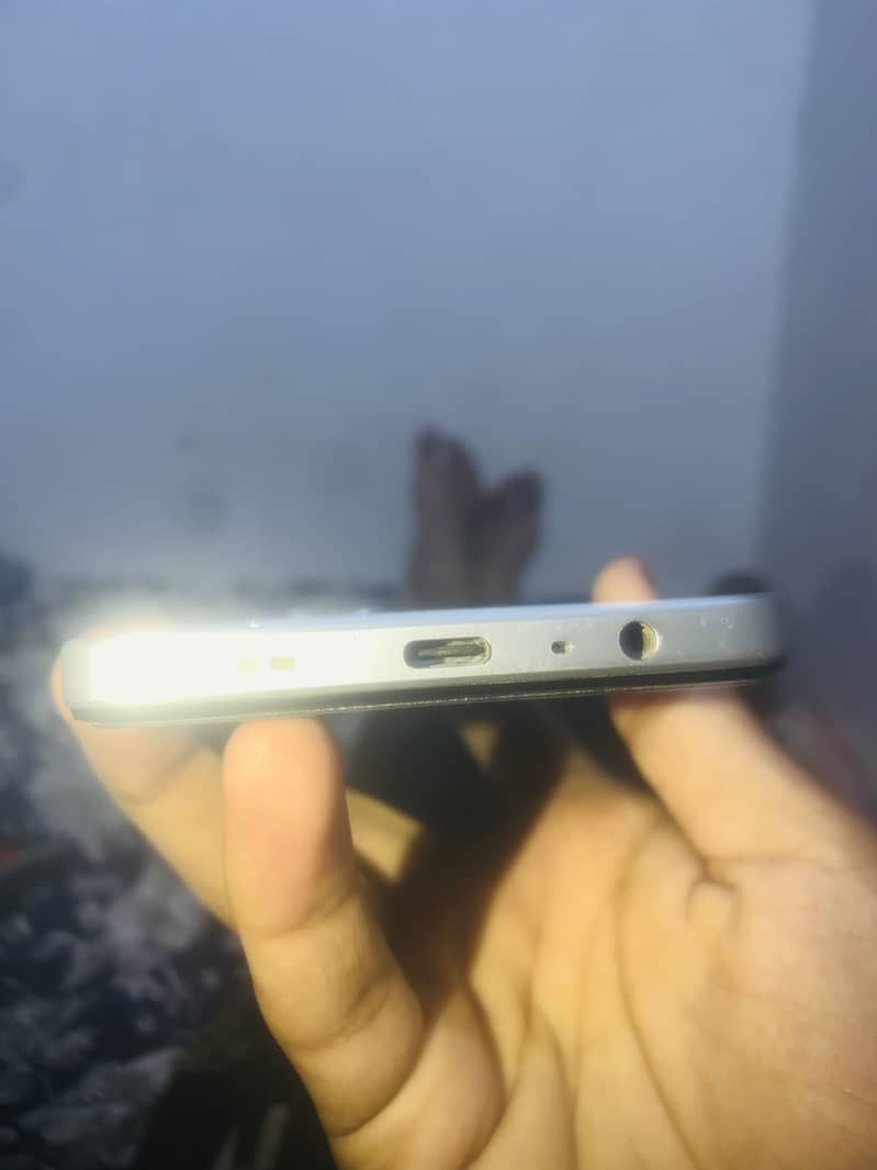 Realme C71 4