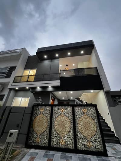 5 Marla Elegant Design House For Sale In FMC , B-17 Islamabad