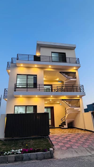 5 Marla House for Sale in FMC Prime Location