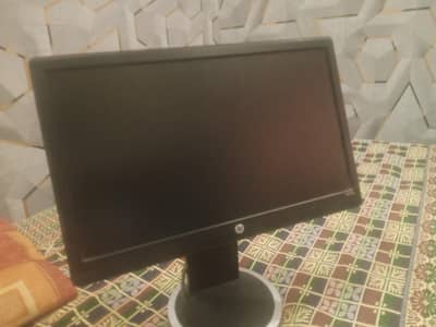 hp LCD 24 inch for sale urgent