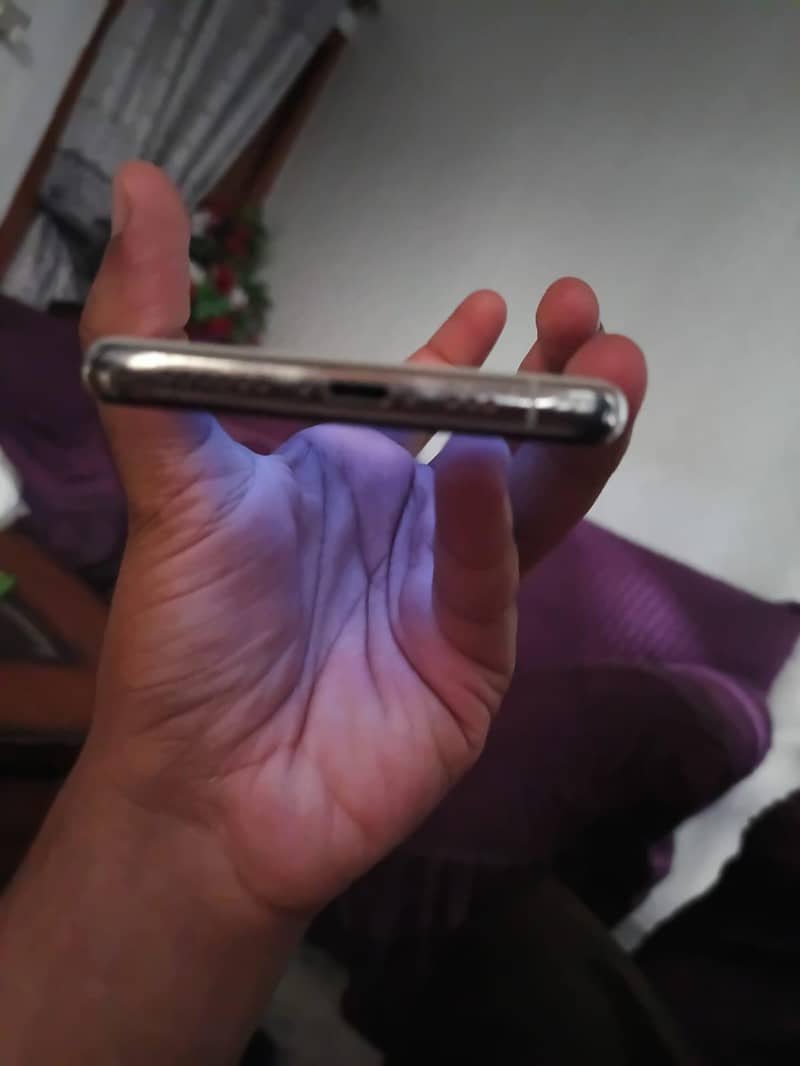 Apple iPhone 11 Pro 2