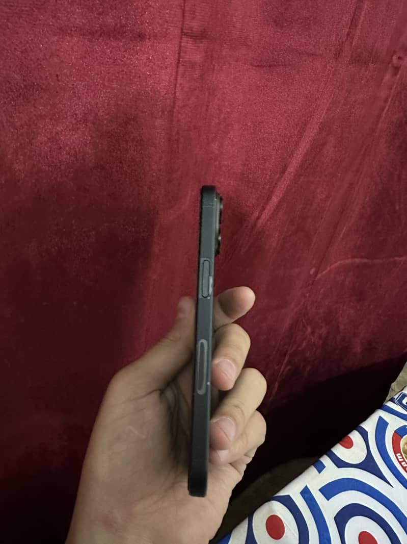 Apple iPhone 15 2