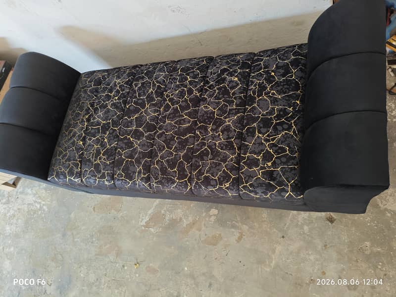couch 2 seater 1