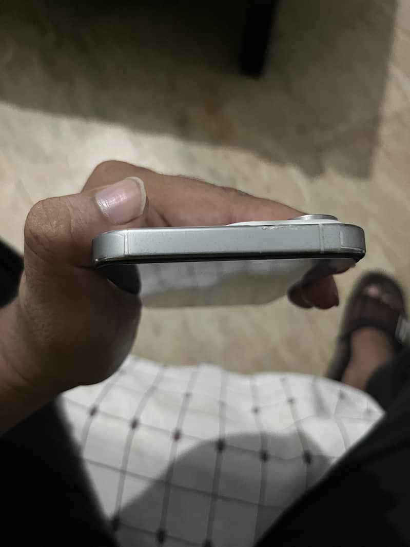 Apple iPhone 15 Pro Max 2
