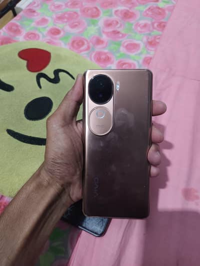 Vivo V40e 5G 16GB 256 Gb Without box only Charger