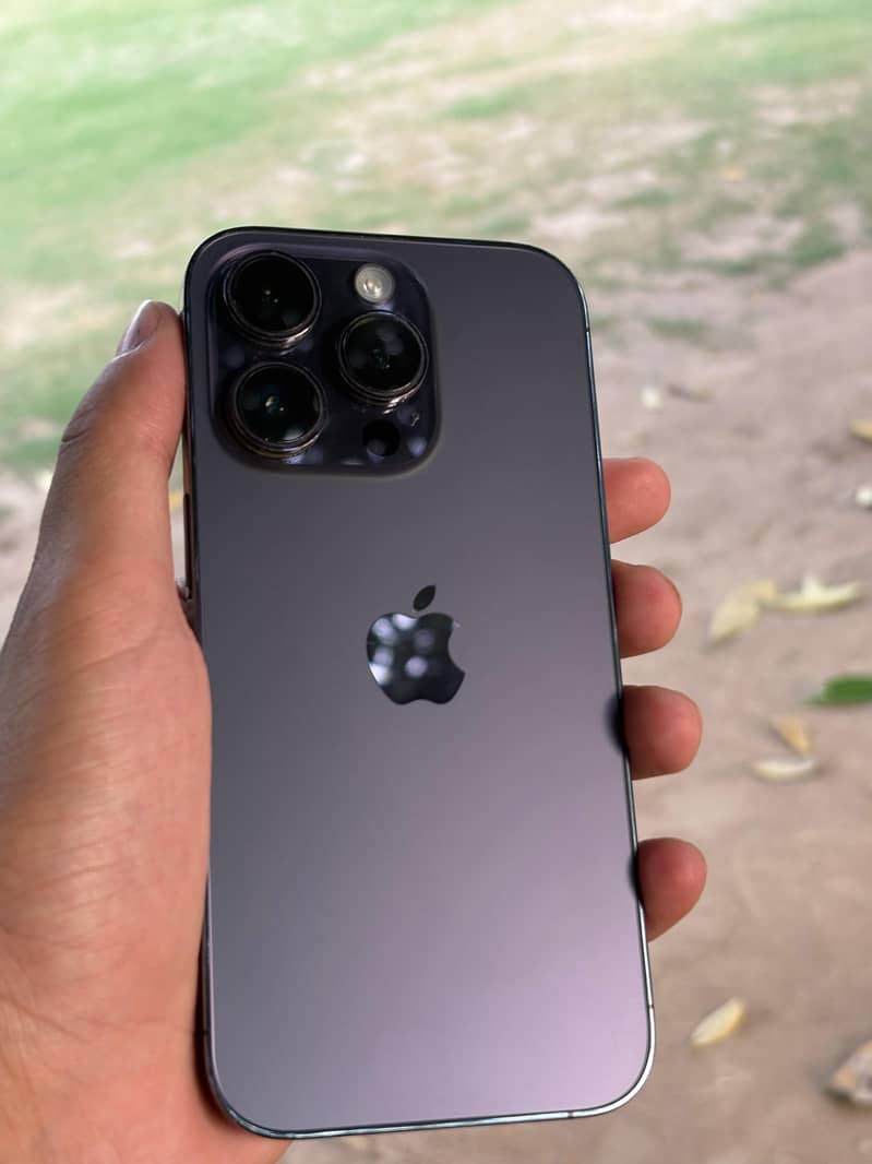 Apple iPhone 14 Pro 0