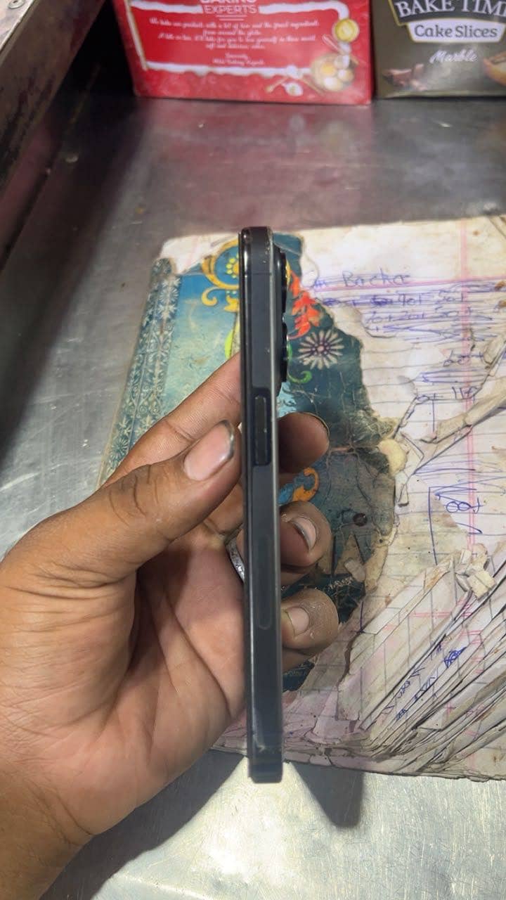 Apple iPhone 15 Pro 4