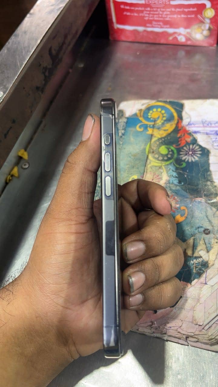 Apple iPhone 15 Pro 9