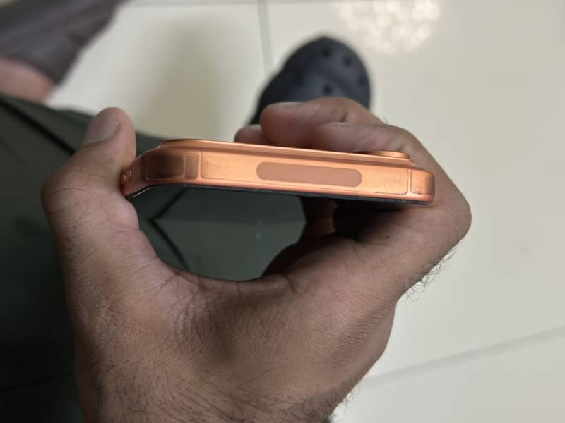 Apple iPhone 17 Pro Max 2