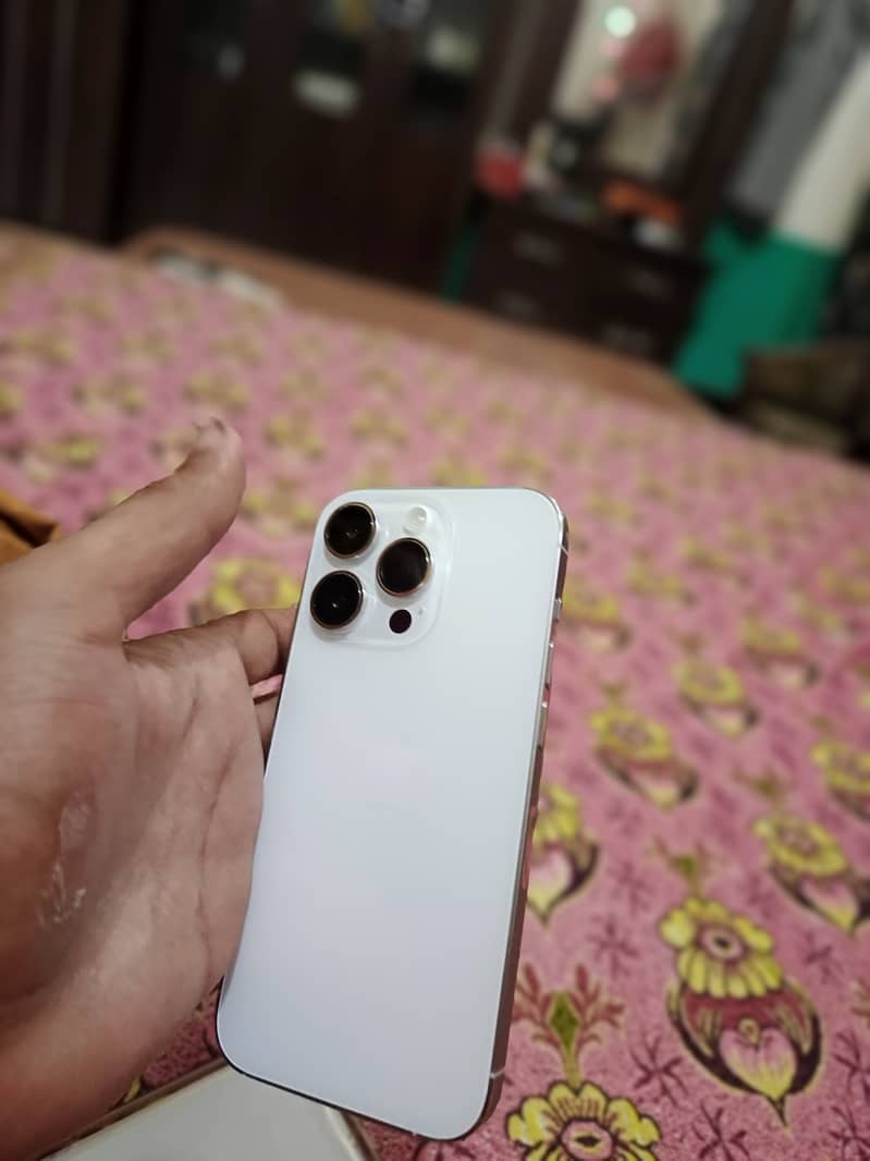 Apple iPhone 14 Pro 0