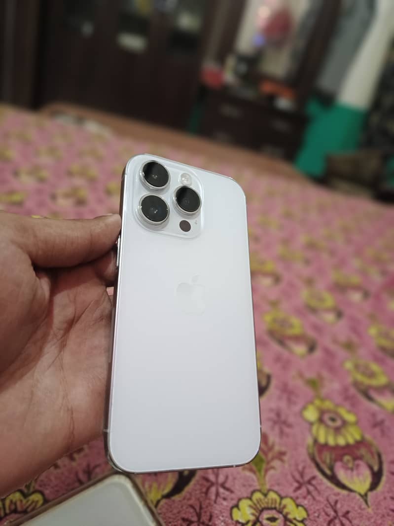 Apple iPhone 14 Pro 1