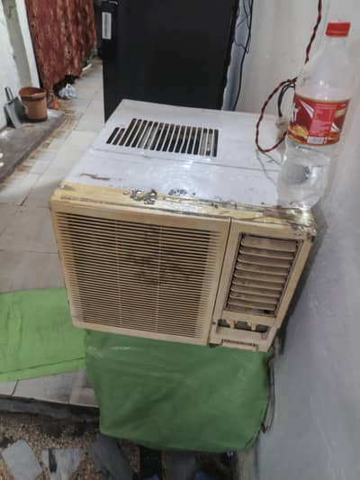 Window AC small for shop