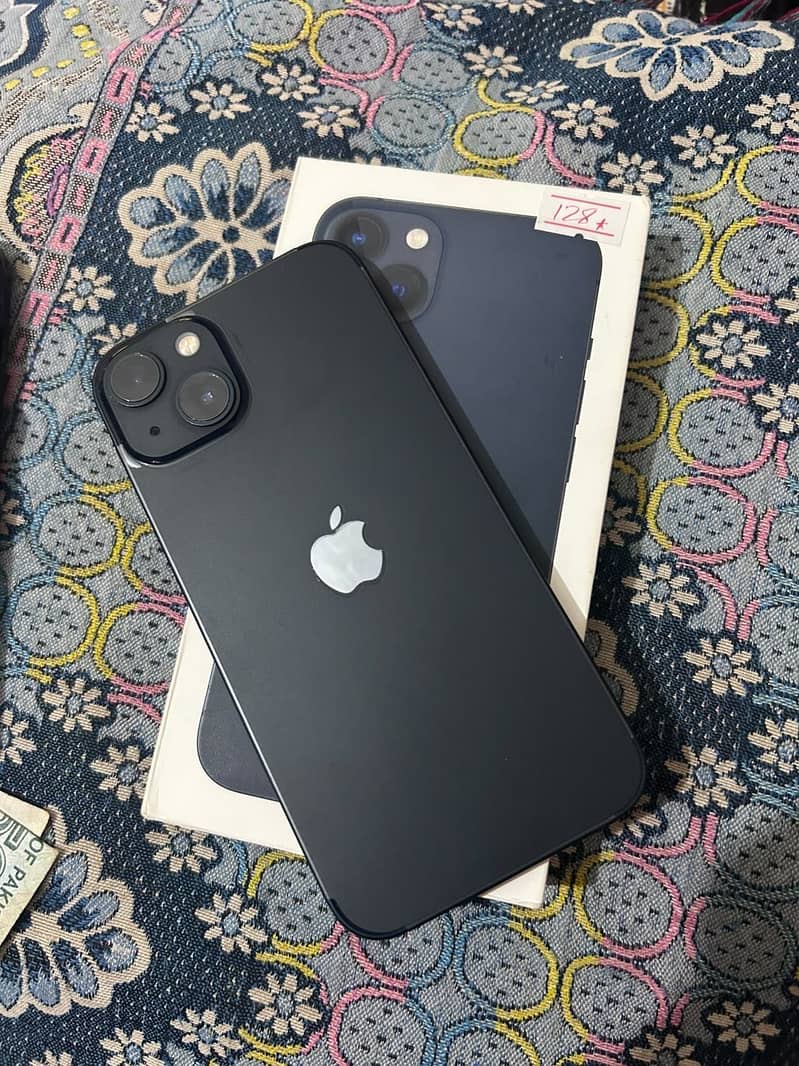 Apple iPhone 13 0