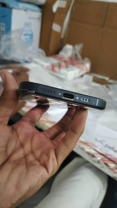 Apple iPhone 16
