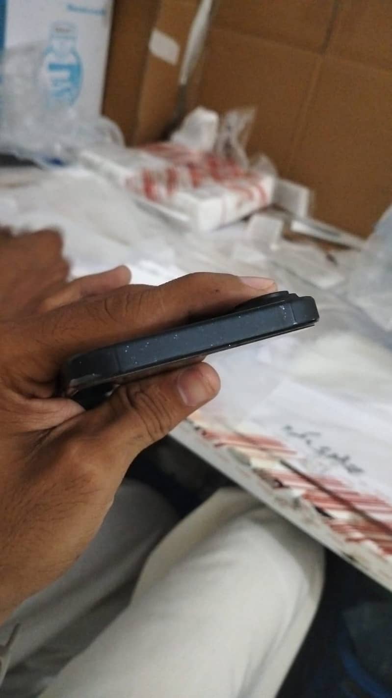 Apple iPhone 16 1