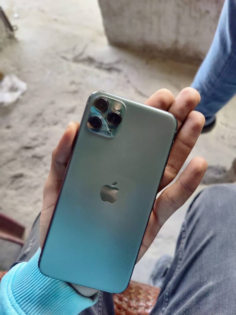Apple iPhone 11 Pro Max 1