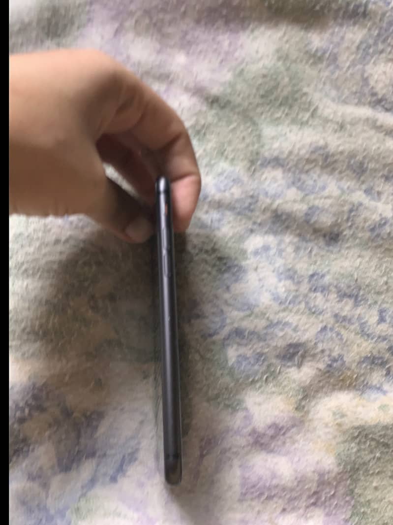 Apple iPhone 8 0