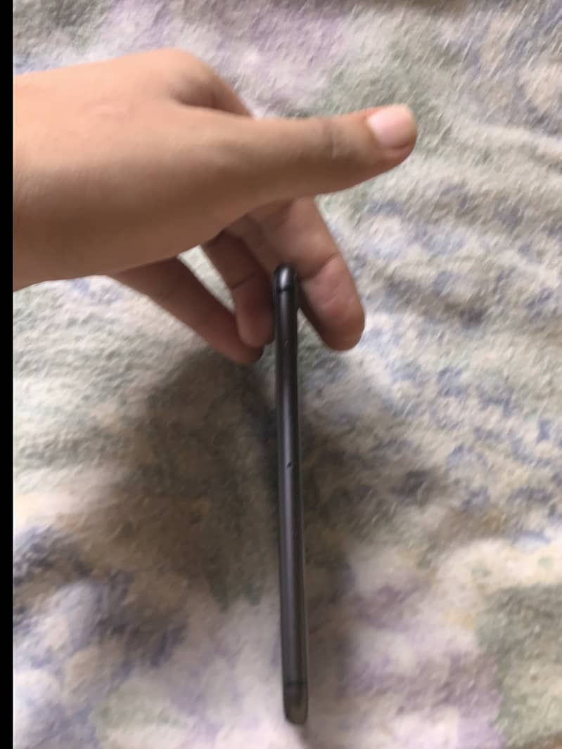 Apple iPhone 8 1
