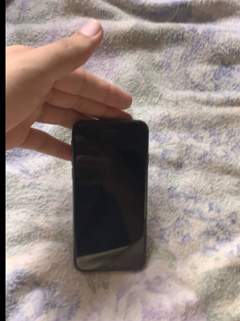 Apple iPhone 8 3