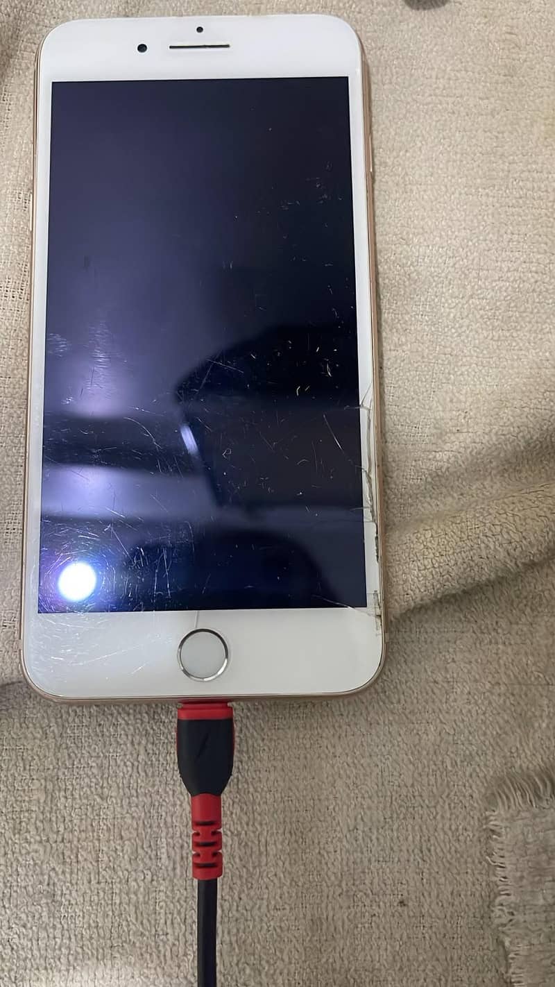 Apple iPhone 8 Plus 0