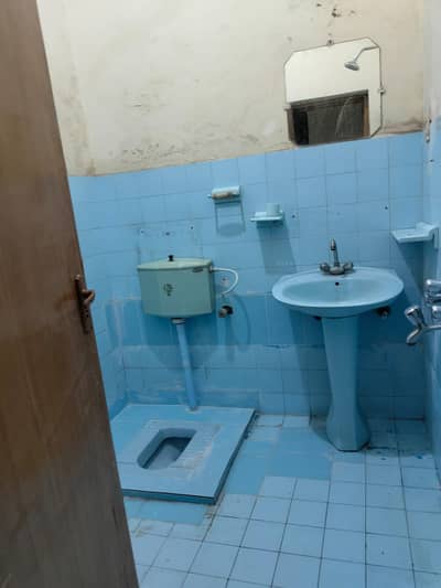 4 Marla Ground Portion For Rent ( Main Park Society )