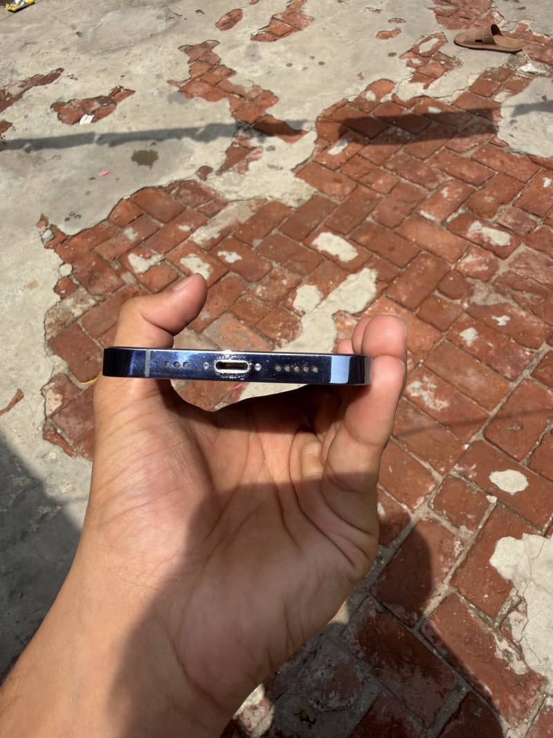 Apple iPhone 13 Pro 2