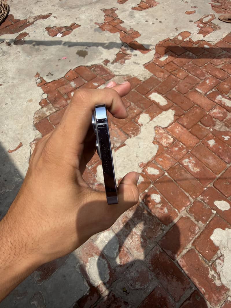 Apple iPhone 13 Pro 4