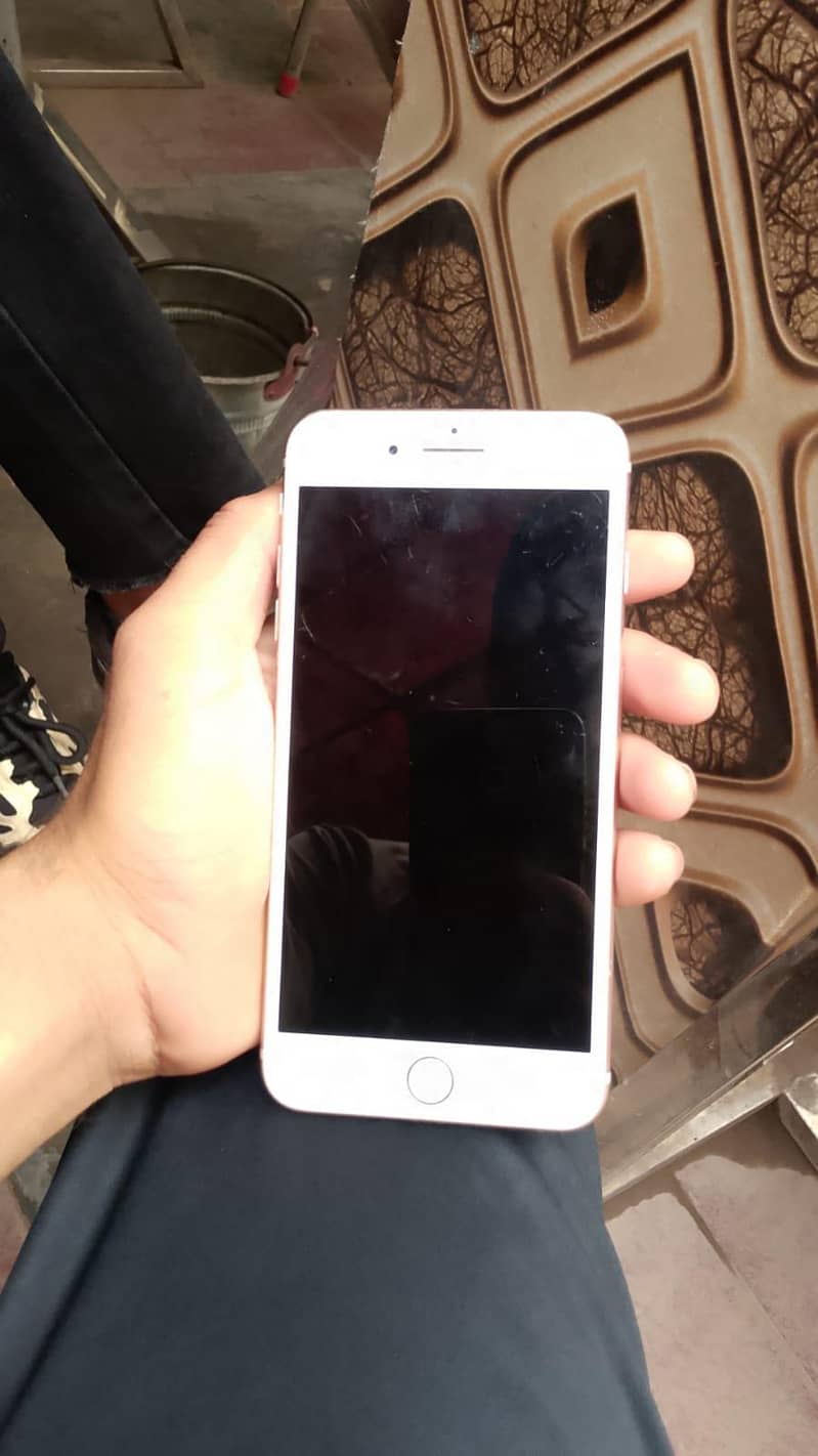 Apple iPhone 8 Plus 0