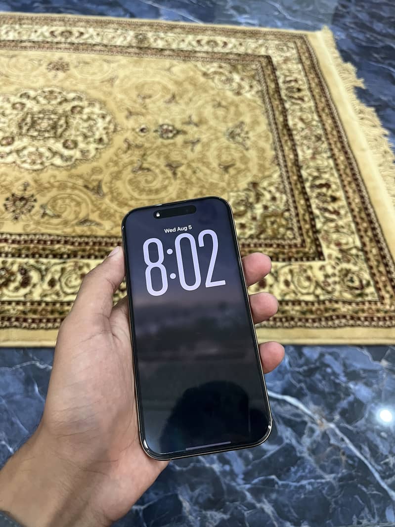 Apple iPhone 16 Pro jv 2