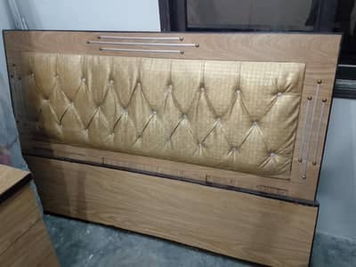 Bed dressing and almirah without matress