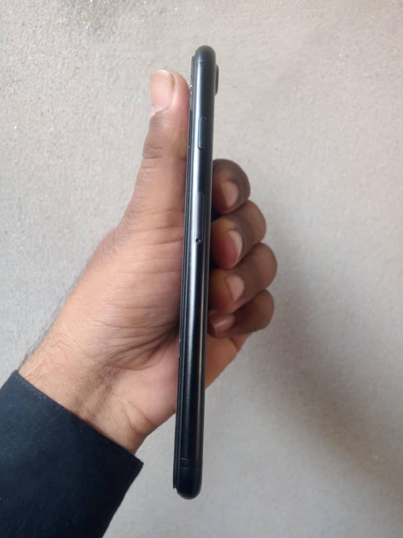 iPhone 7 4