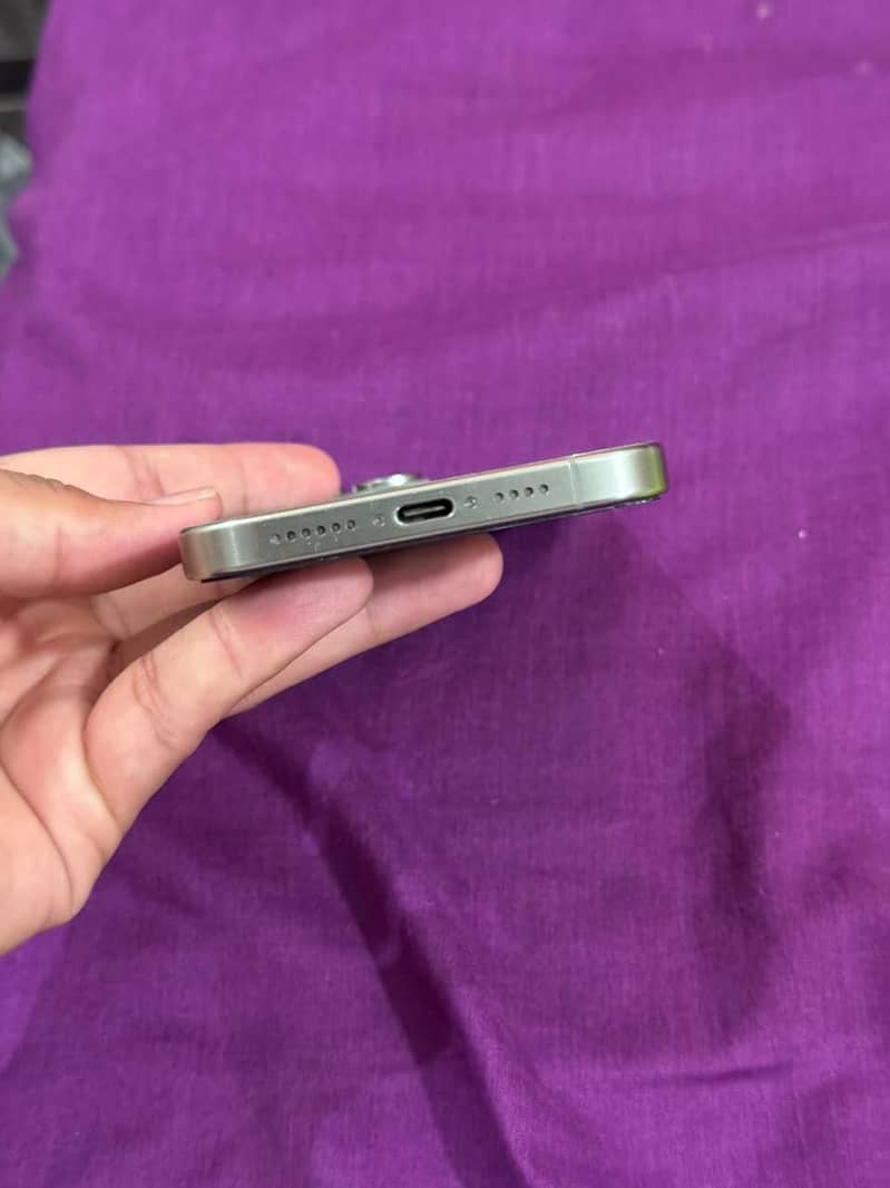 Apple iPhone 15 Pro Max 2