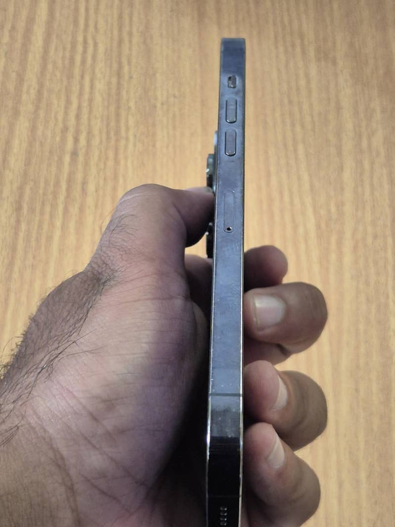 iPhone 14 Pro Max 4