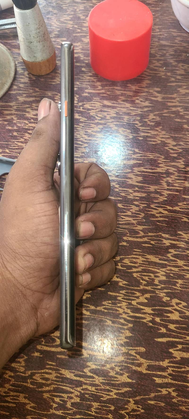Tecno CAMON 40 Pro 3