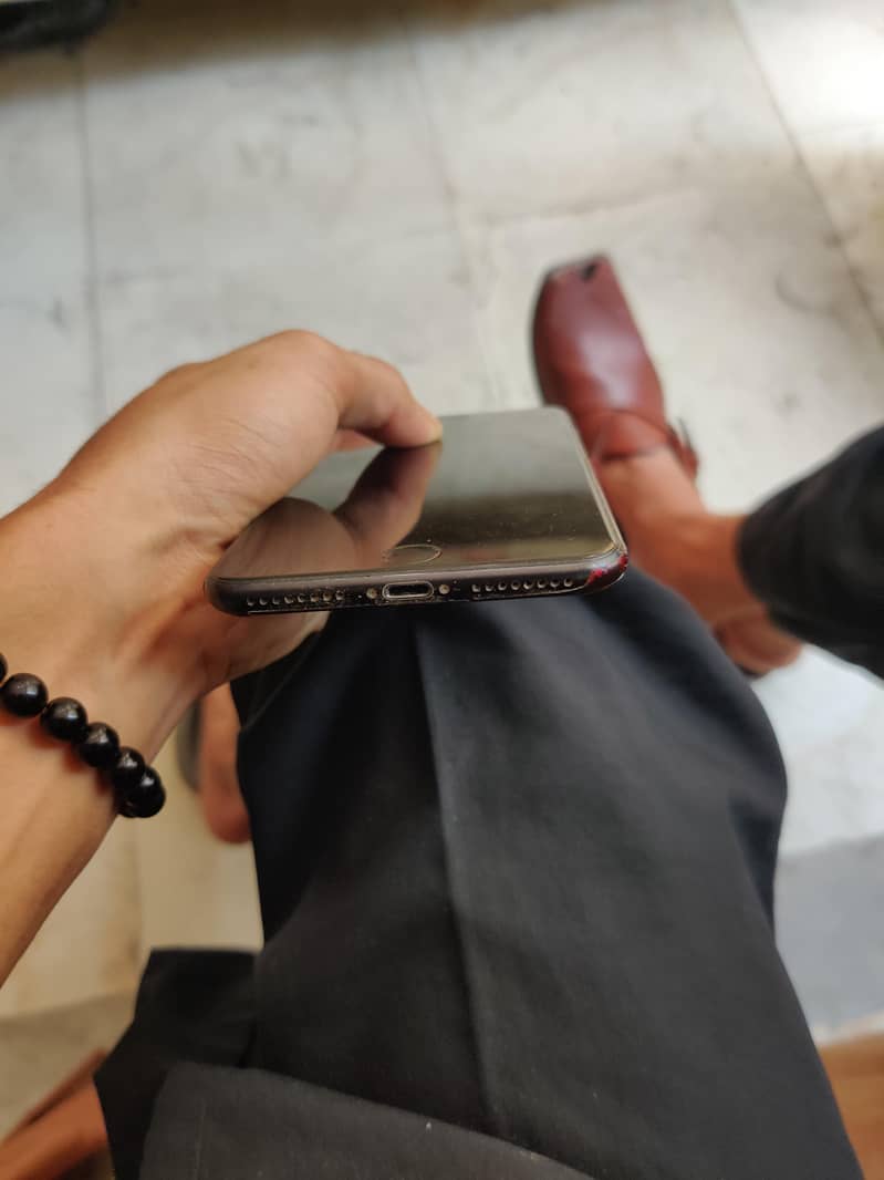 Apple iPhone 7 Plus 4