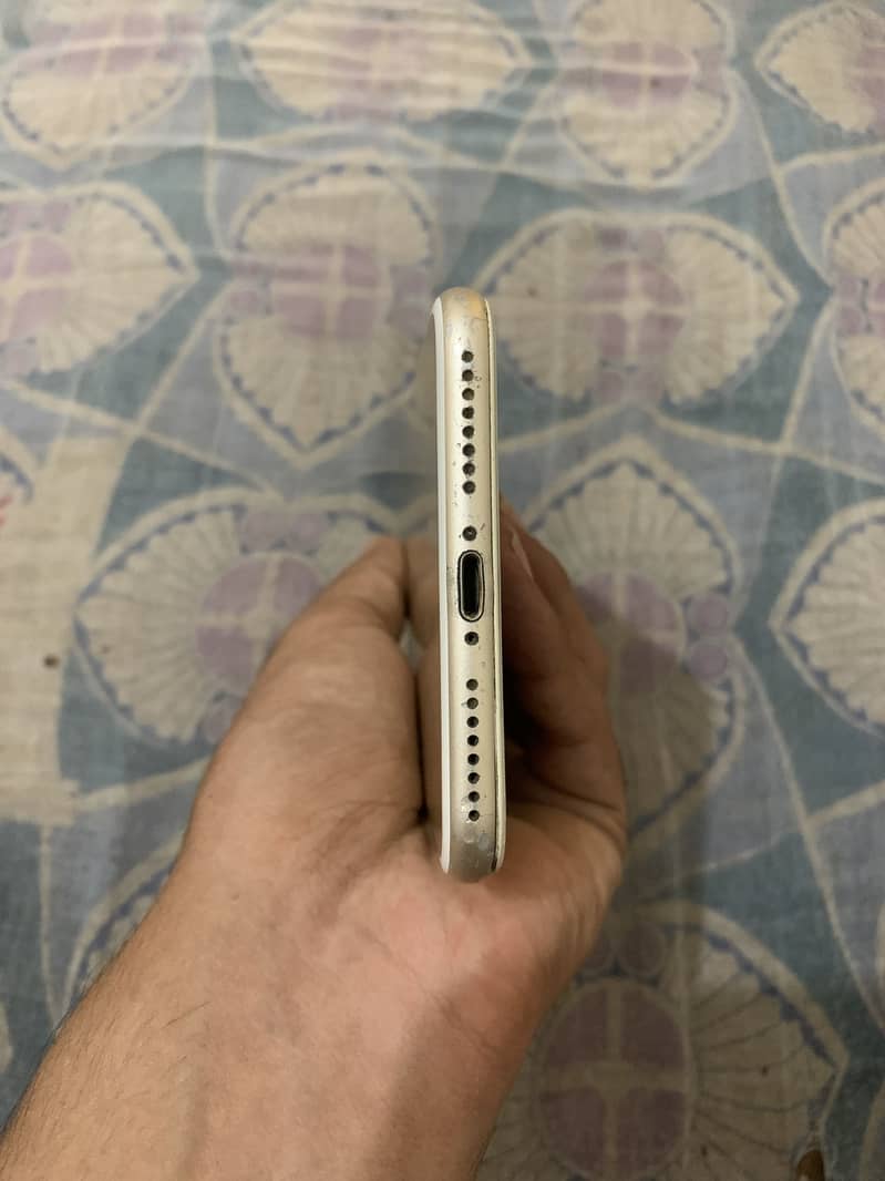 Apple iPhone 7 Plus 3